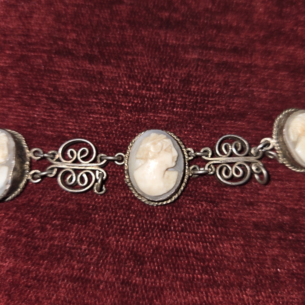 COPY - 1950's Cameo Bracelet